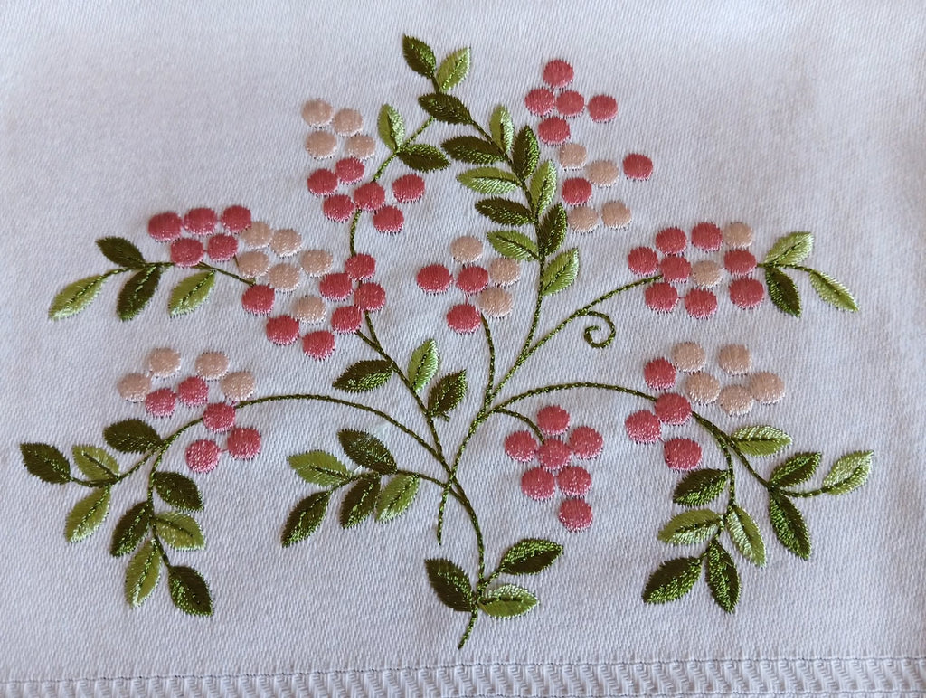 100% Cotton hand or dish towel with raised floral embroidery - 50 x 70 cm - Made in Portugal