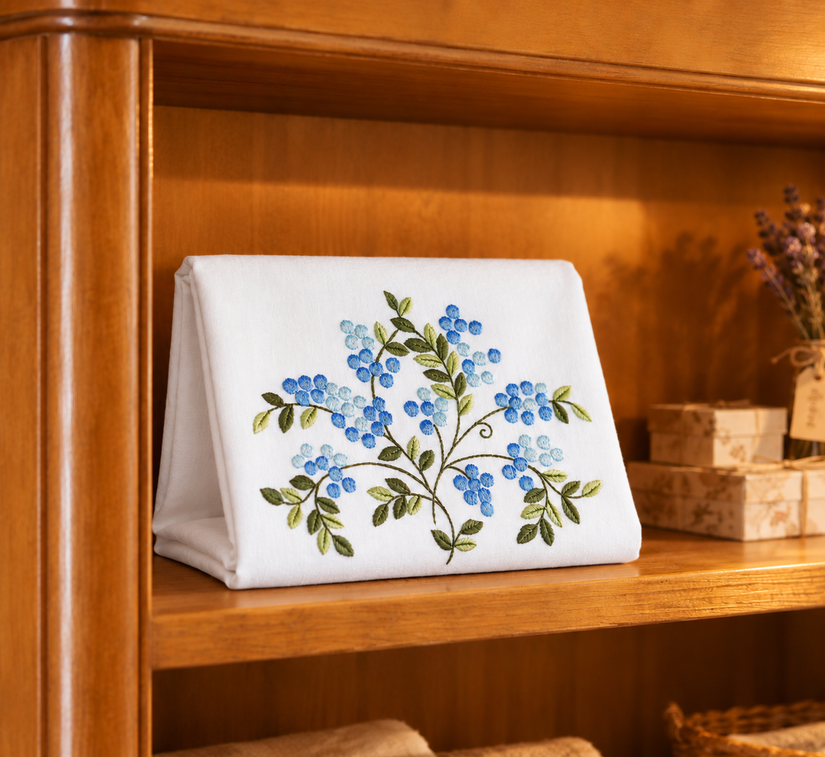 100% Cotton hand or dish towel with raised floral embroidery - 50 x 70 cm - Made in Portugal